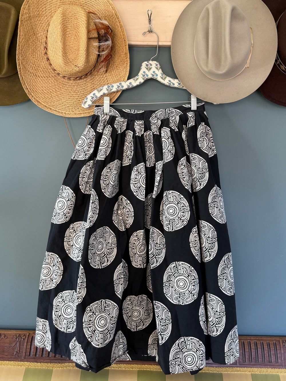 Vintage handmade Black & White Printed Skirt sz xs / 2